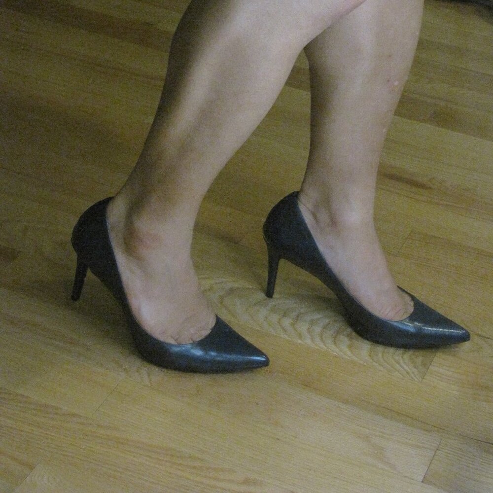 Calvin Klein Gayle Navy Blue Leather Pointy 10M 3.5" Heel silver plate New+Box